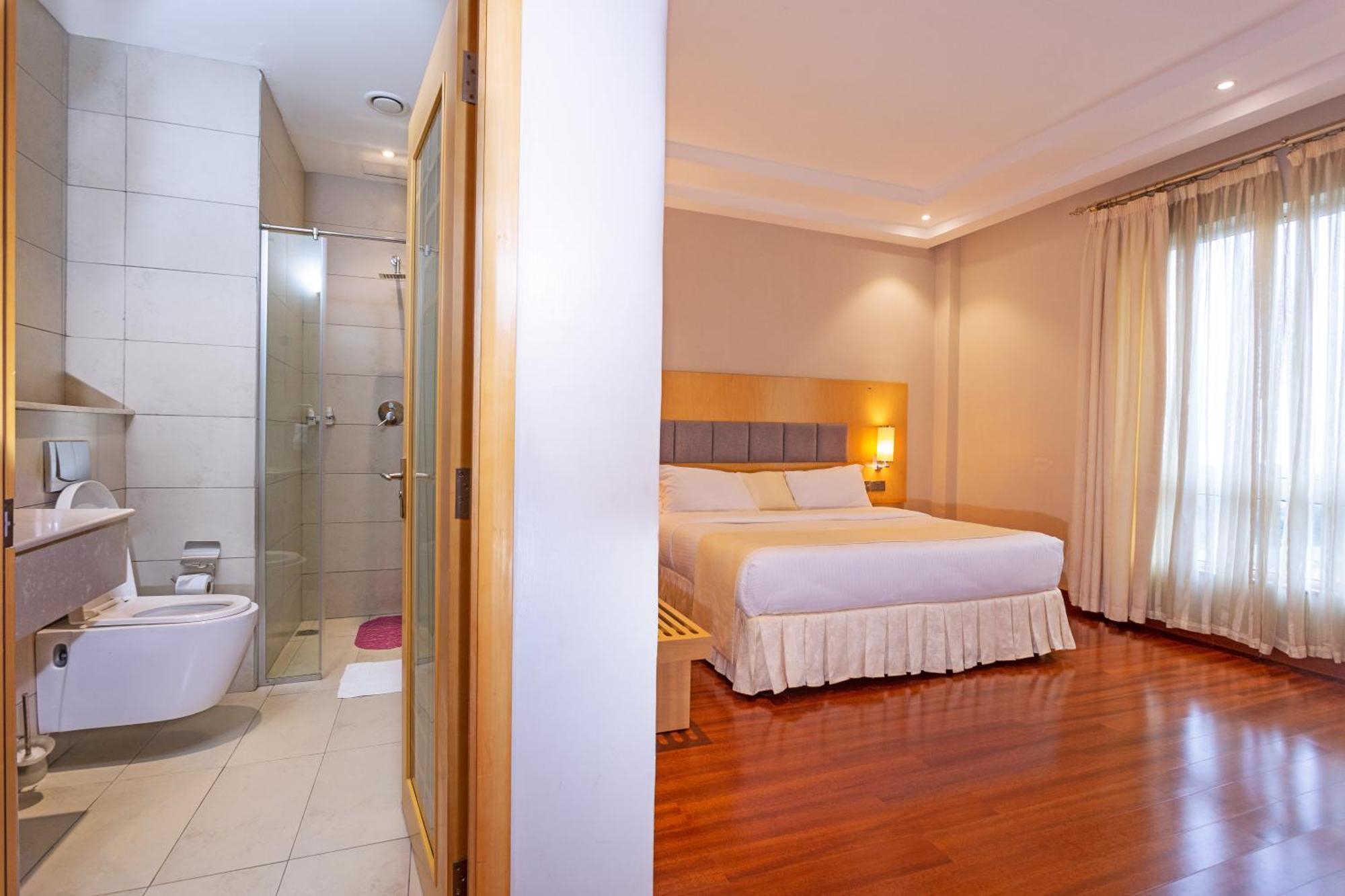 Three Steers Hotel Meru Extérieur photo