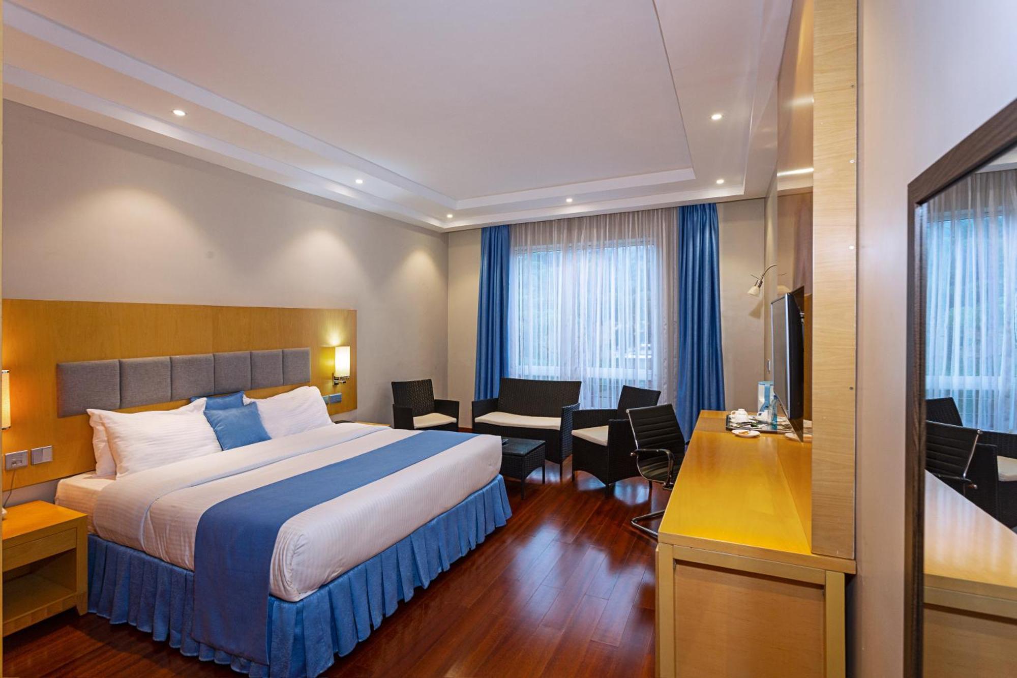 Three Steers Hotel Meru Extérieur photo