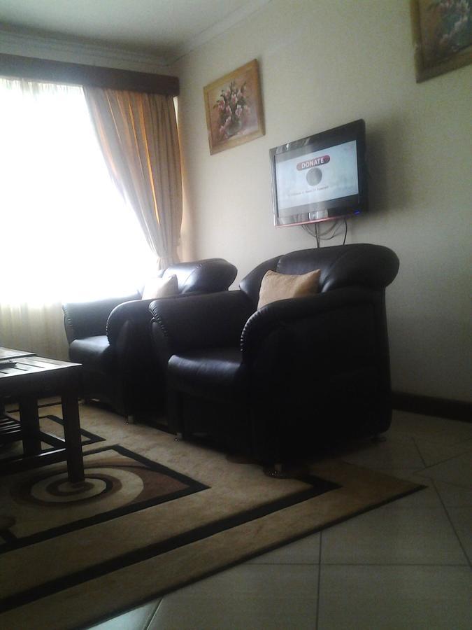 Three Steers Hotel Meru Extérieur photo