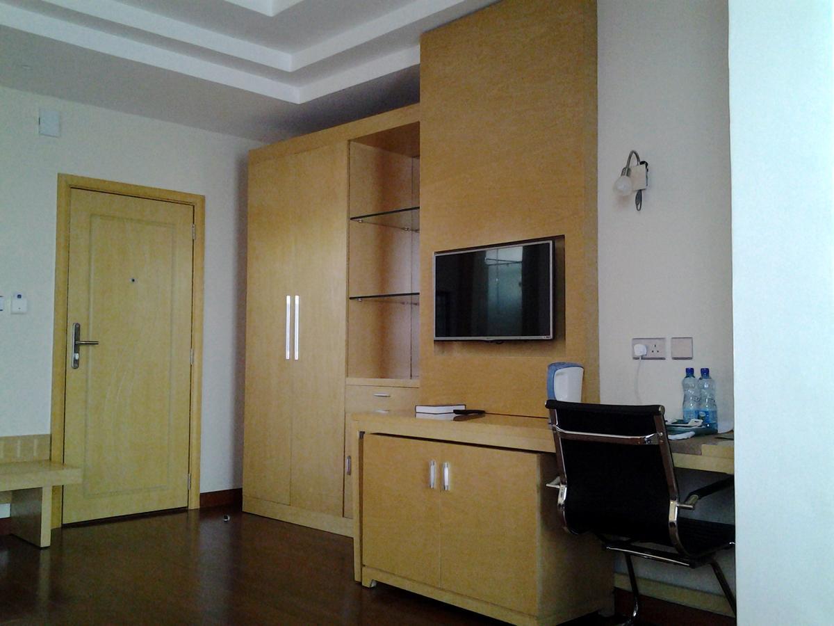 Three Steers Hotel Meru Extérieur photo